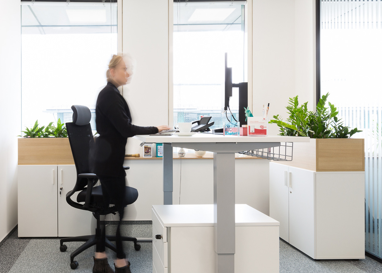 Balma_Sit and stand_S4 V_biurko z regulacją wysokości (3).jpg