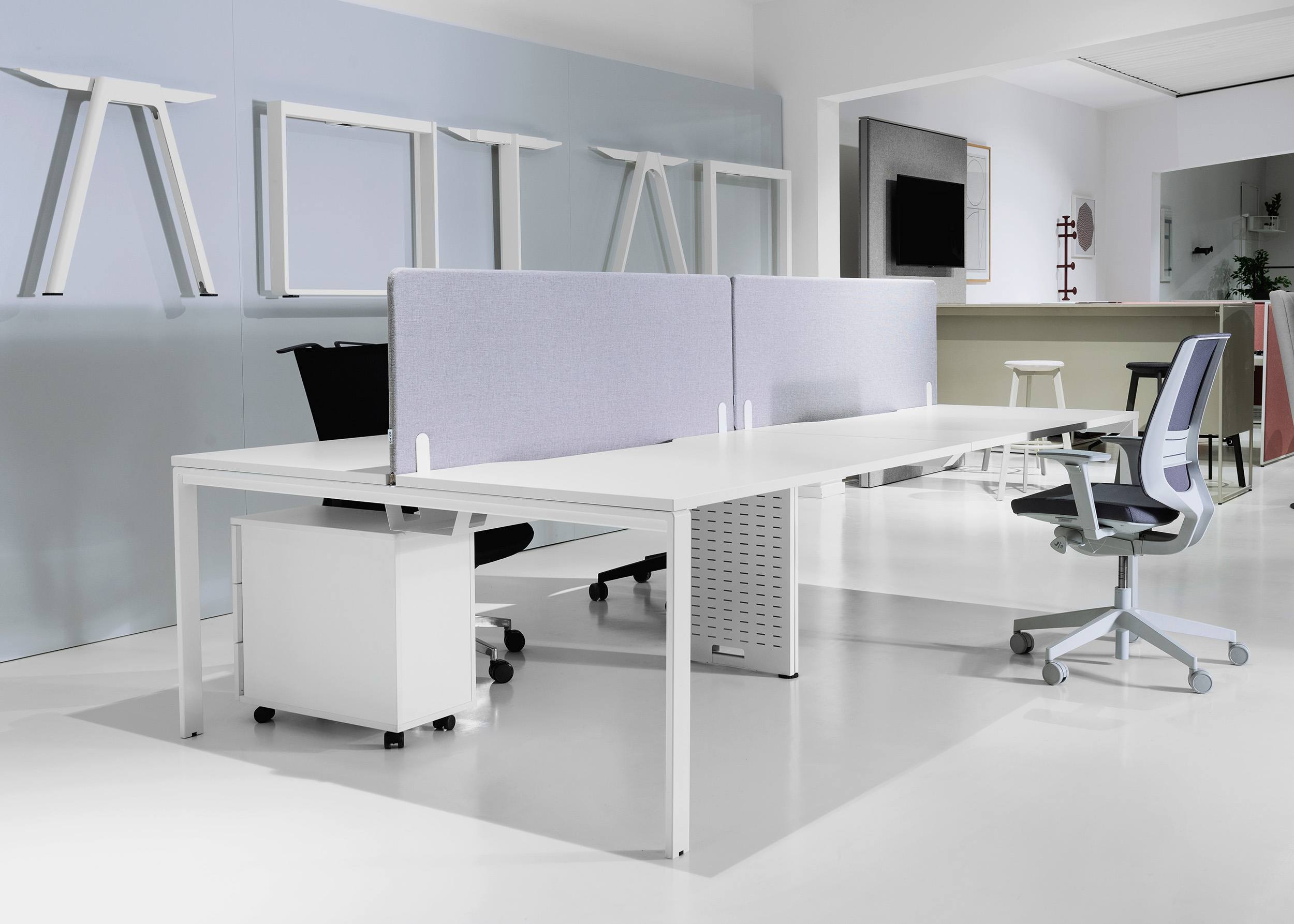 Balma_Multibase_N4_biurko bench.jpg